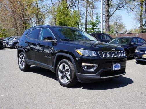 Photo 4 of 23 of 2020 Jeep Compass Limited