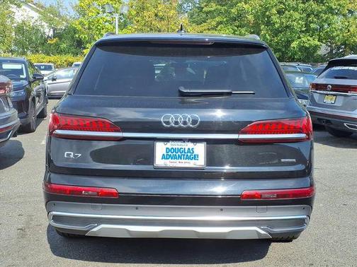 2024 Audi Q7 45 Premium Plus