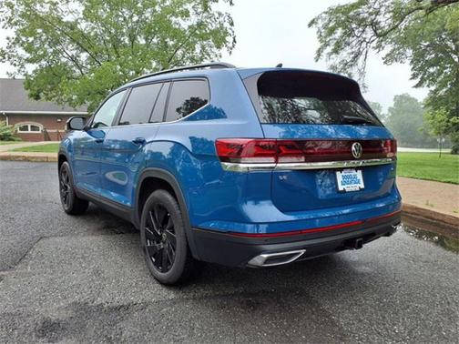 2025 Volkswagen Atlas 2.0T SE w/Technology 4MOTION