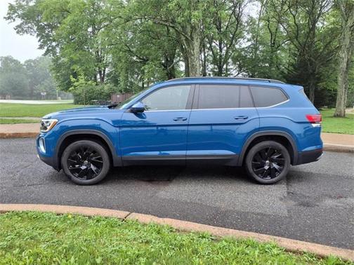 2025 Volkswagen Atlas 2.0T SE w/Technology 4MOTION