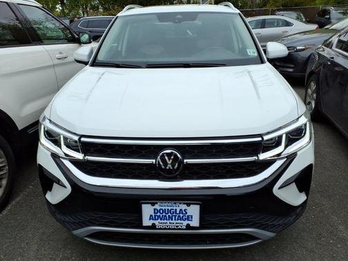 Pure White 2023 Volkswagen Taos 1.5T SEL