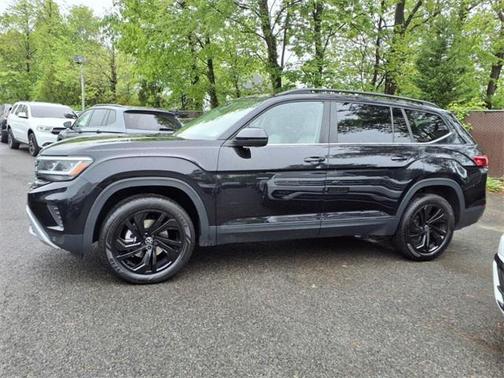 2022 Volkswagen Atlas 3.6L SE w/Technology