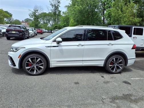 2022 Volkswagen Tiguan 2.0T SEL R-Line 4MOTION
