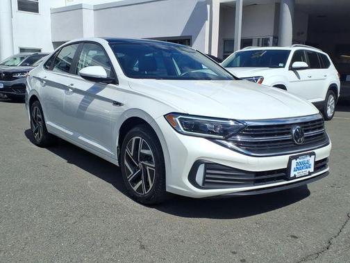 Opal White Pearl 2024 Volkswagen Jetta 1.5T SEL