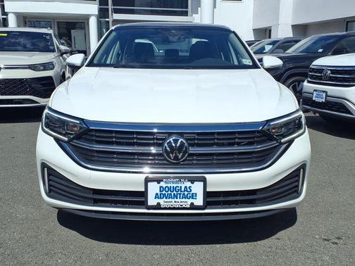 Opal White Pearl 2024 Volkswagen Jetta 1.5T SEL