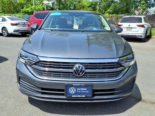 Platinum Gray Metallic 2023 Volkswagen Jetta 1.5T SE