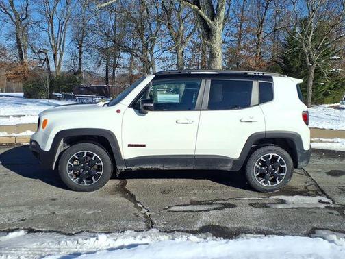 2023 Jeep Renegade Trailhawk