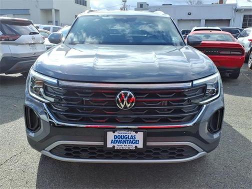 2025 Volkswagen Atlas Cross Sport 2.0T SE w/Technology 4MOTION