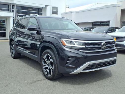 Deep Black 2023 Volkswagen Atlas 3.6L SEL