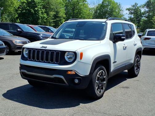 Alpine White Clearcoat 2023 Jeep Renegade Upland