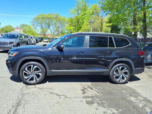 Deep Black 2023 Volkswagen Atlas 2.0T SEL