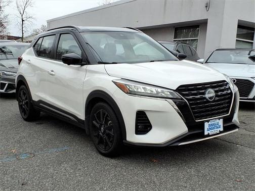 2023 Nissan Kicks SR