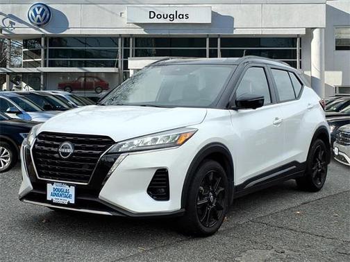 2023 Nissan Kicks SR