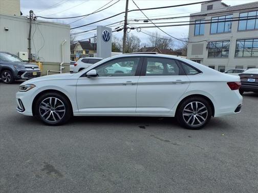 2025 Volkswagen Jetta 1.5T SE