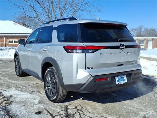 2022 Nissan Pathfinder SV 4WD