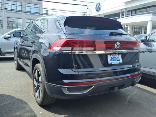 deep black pearl 2026 Volkswagen Atlas Cross Sport 2.0T SE w/Technology 4MOTION