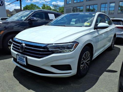 Pure White 2021 Volkswagen Jetta 1.4T R-Line