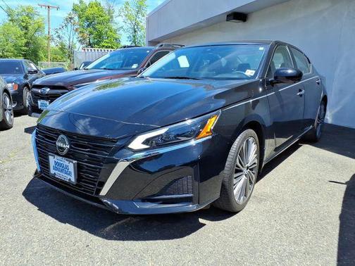 Super Black 2023 Nissan Altima 2.5 SL