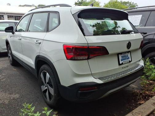 Pure White 2024 Volkswagen Taos 1.5T S