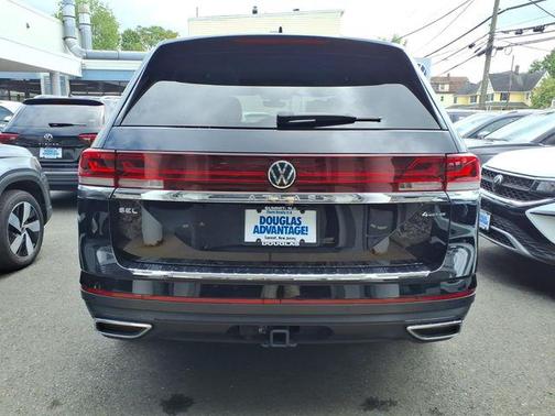Deep Black 2024 Volkswagen Atlas 2.0T SEL