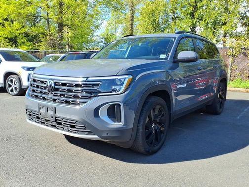Pure Gray 2026 Volkswagen Atlas 2.0T SE w/Technology 4MOTION