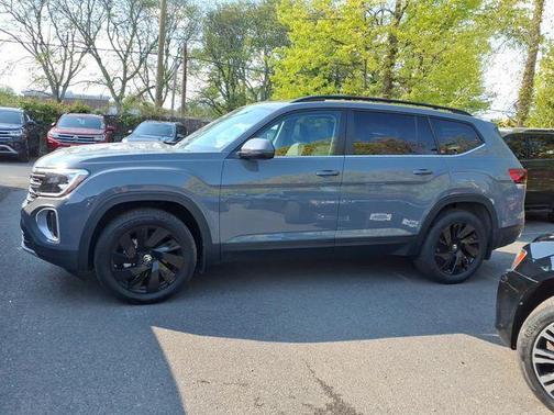 Pure Gray 2026 Volkswagen Atlas 2.0T SE w/Technology 4MOTION