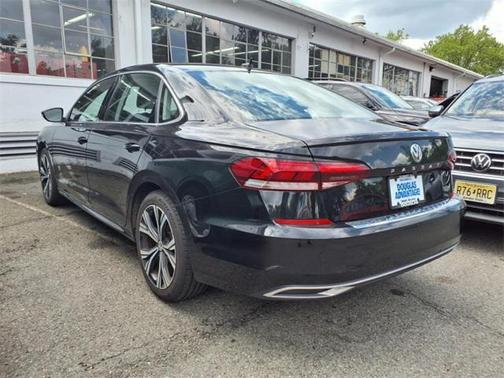 2022 Volkswagen Passat 2.0T SE