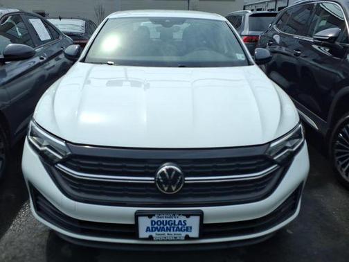Pure White 2023 Volkswagen Jetta 1.5T Sport