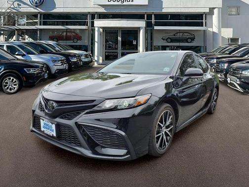 Midnight Black Metallic 2022 Toyota Camry SE