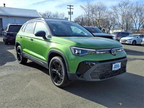 2025 Volkswagen Taos 1.5T SE Black