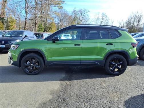 2025 Volkswagen Taos 1.5T SE Black