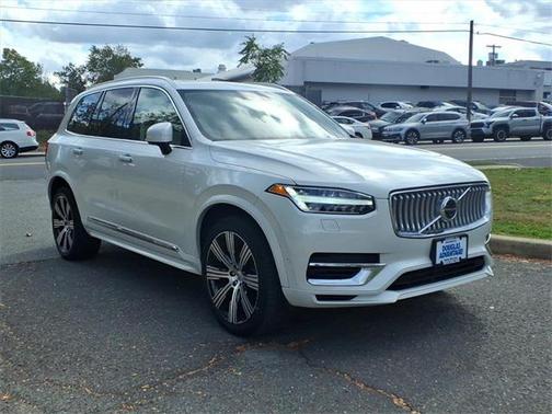 2022 Volvo XC90 Recharge Plug-In Hybrid T8 Inscription 6 Passenger