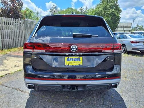 2025 Volkswagen Atlas 2.0T Peak Edition