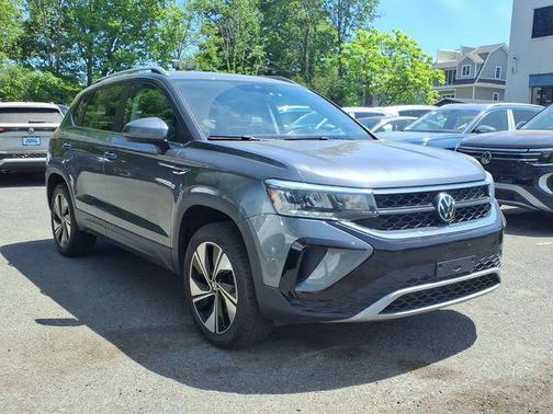 Platinum Gray Metallic 2023 Volkswagen Taos 1.5T SE