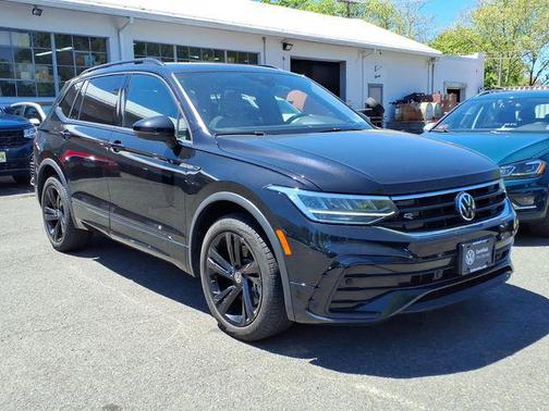 Deep Black 2023 Volkswagen Tiguan 2.0T SE R-Line Black 4MOTION