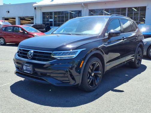 Deep Black 2023 Volkswagen Tiguan 2.0T SE R-Line Black 4MOTION