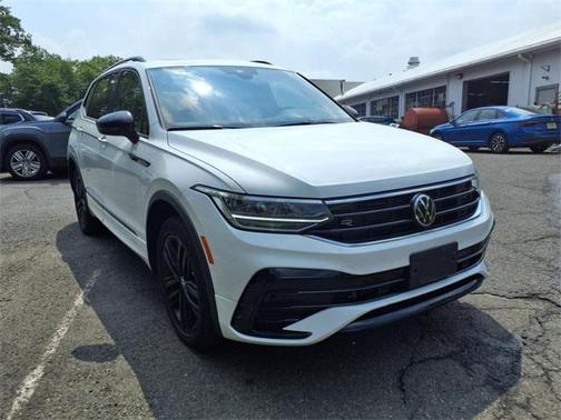 2022 Volkswagen Tiguan 2.0T SE R-Line Black 4MOTION