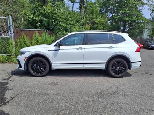2022 Volkswagen Tiguan 2.0T SE R-Line Black 4MOTION