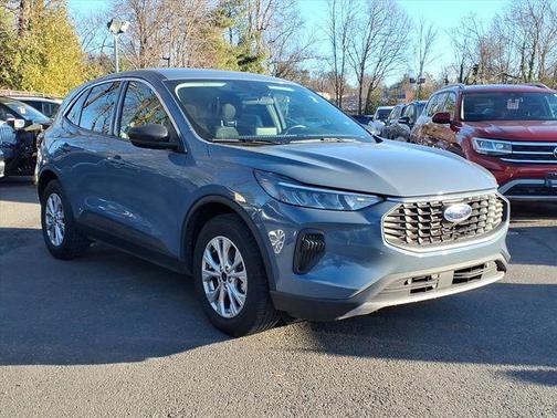 VAPOR BLUE METALLIC 2024 Ford Escape Active