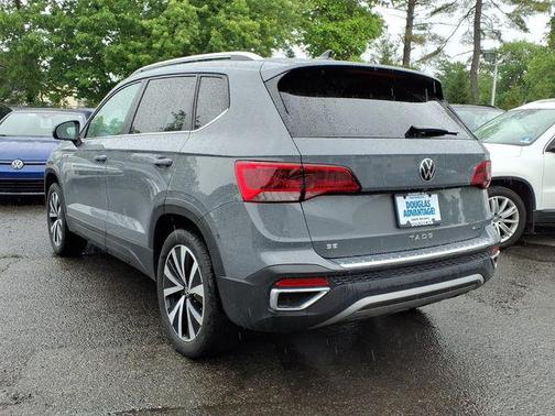 Pure Gray 2023 Volkswagen Taos 1.5T SE