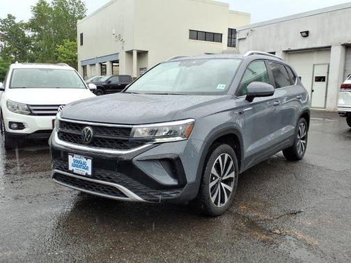Pure Gray 2023 Volkswagen Taos 1.5T SE