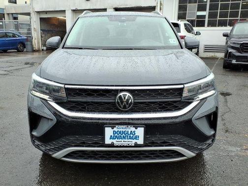 Pure Gray 2023 Volkswagen Taos 1.5T SE