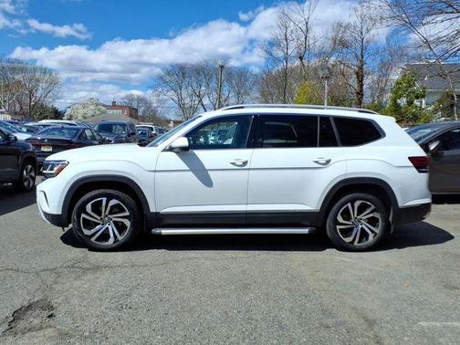 Pure White 2021 Volkswagen Atlas 2.0T SEL