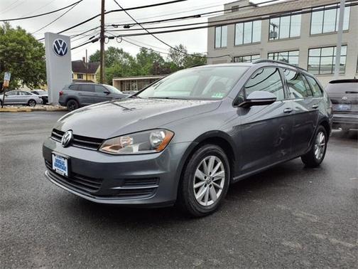 2016 Volkswagen Golf SportWagen TSI S 4-Door