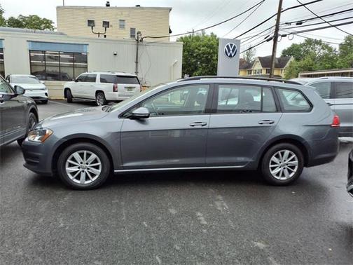 2016 Volkswagen Golf SportWagen TSI S 4-Door