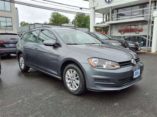 2016 Volkswagen Golf SportWagen TSI S 4-Door