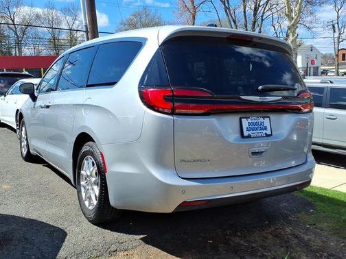Silver Mist Clearcoat 2023 Chrysler Pacifica Touring L