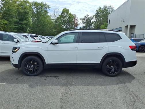 2022 Volkswagen Atlas 3.6L SE w/Technology