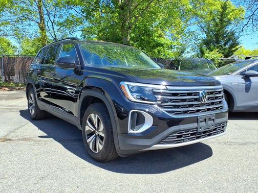deep black pearl 2026 Volkswagen Atlas 2.0T SE