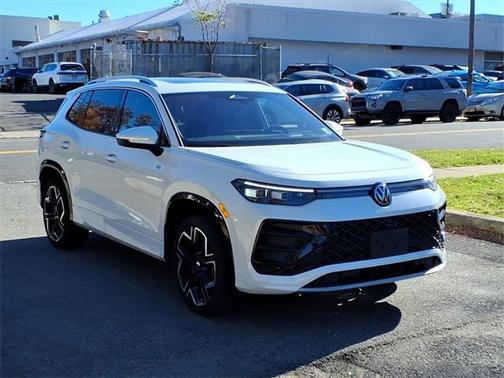 2025 Volkswagen Tiguan 2.0T SEL R-Line 4MOTION